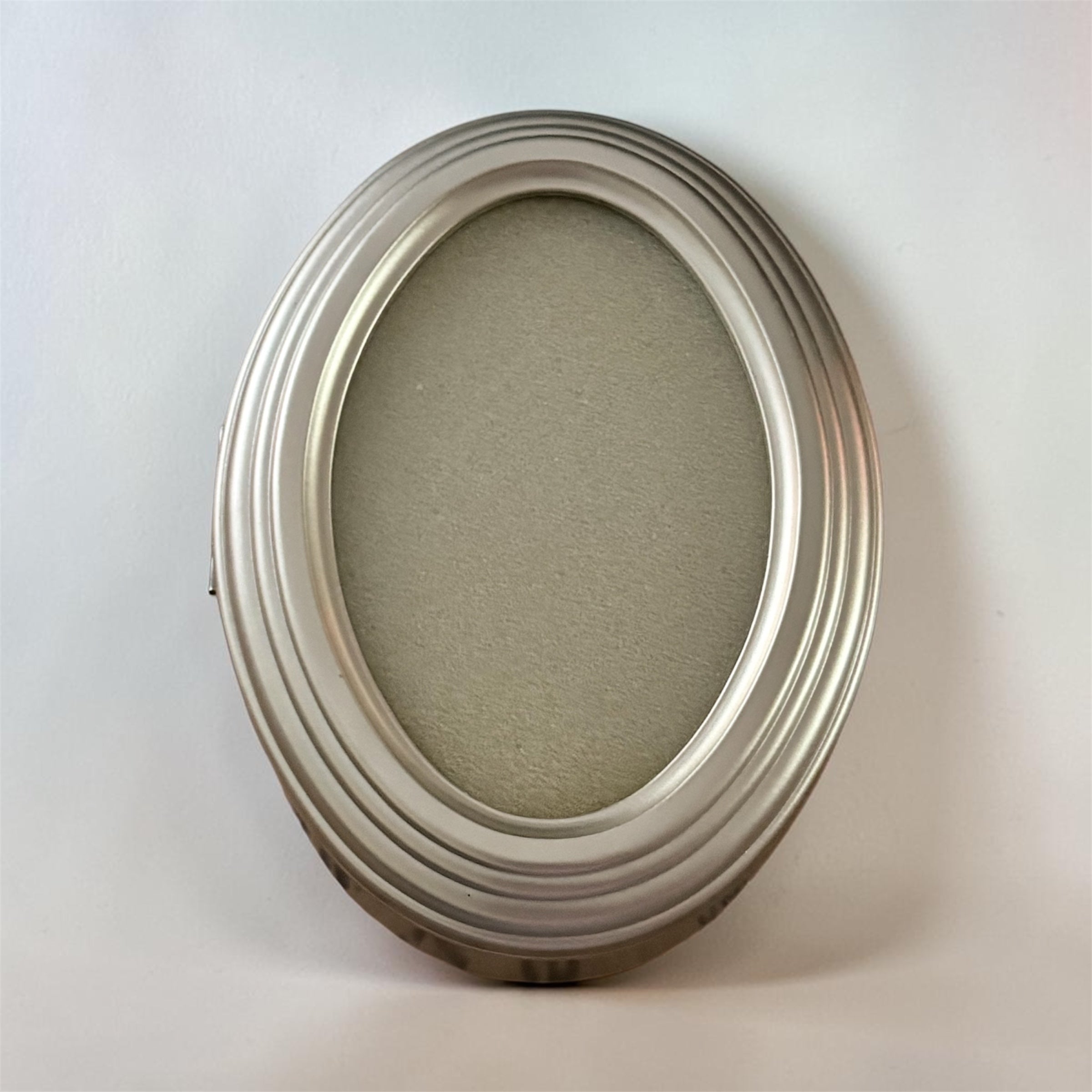 Vintage Oval Musical Photo Keepsake Box