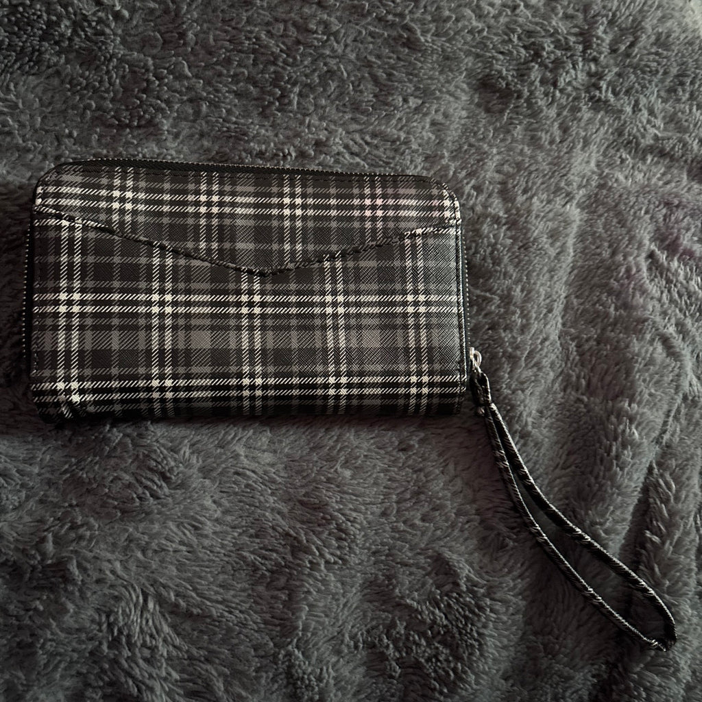 Black & Gray Plaid Envelope Wristlet Clutch