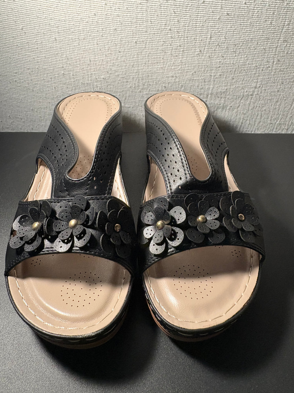 Women’s Black Floral Comfort Slide Sandals
