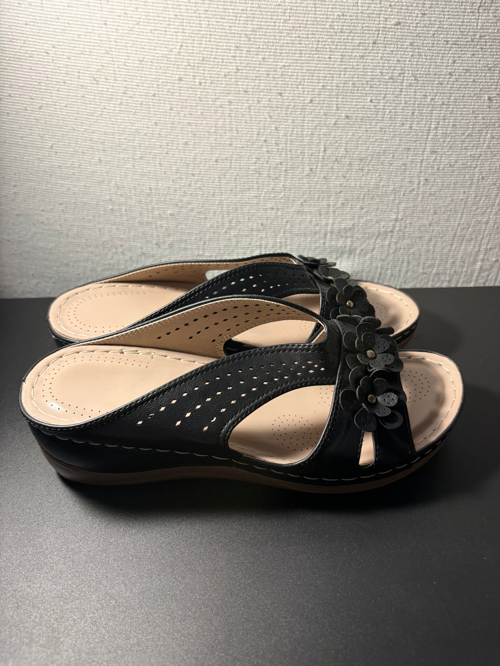 Women’s Black Floral Comfort Slide Sandals