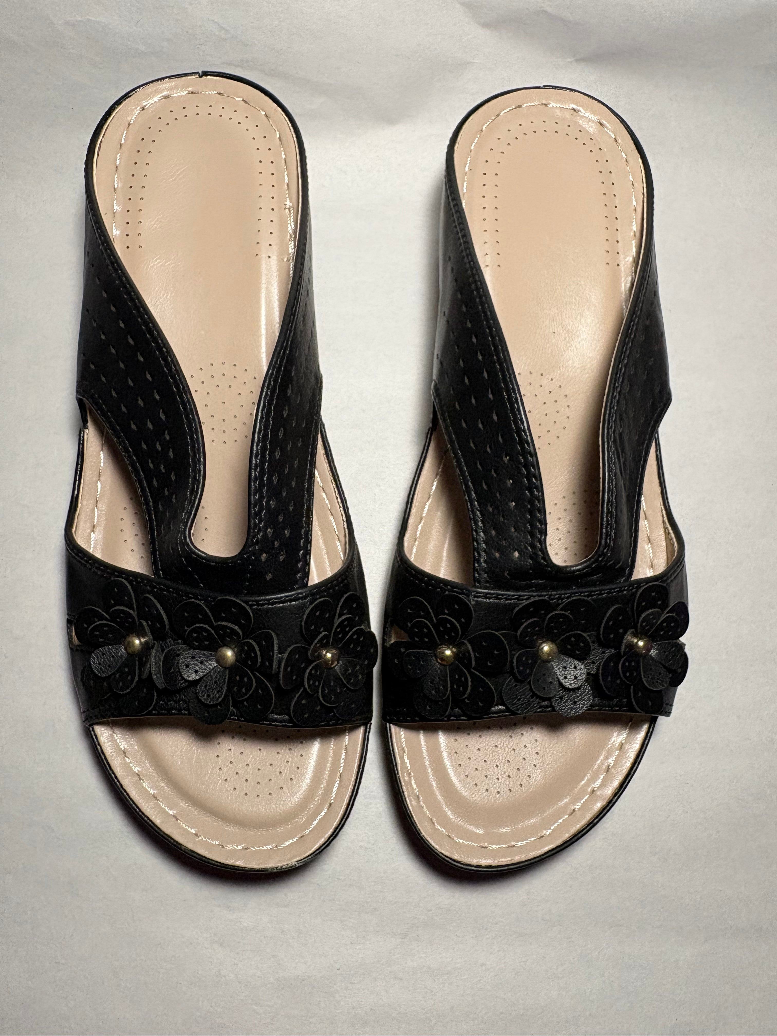 Women’s Black Floral Comfort Slide Sandals