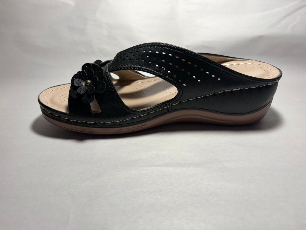 Women’s Black Floral Comfort Slide Sandals