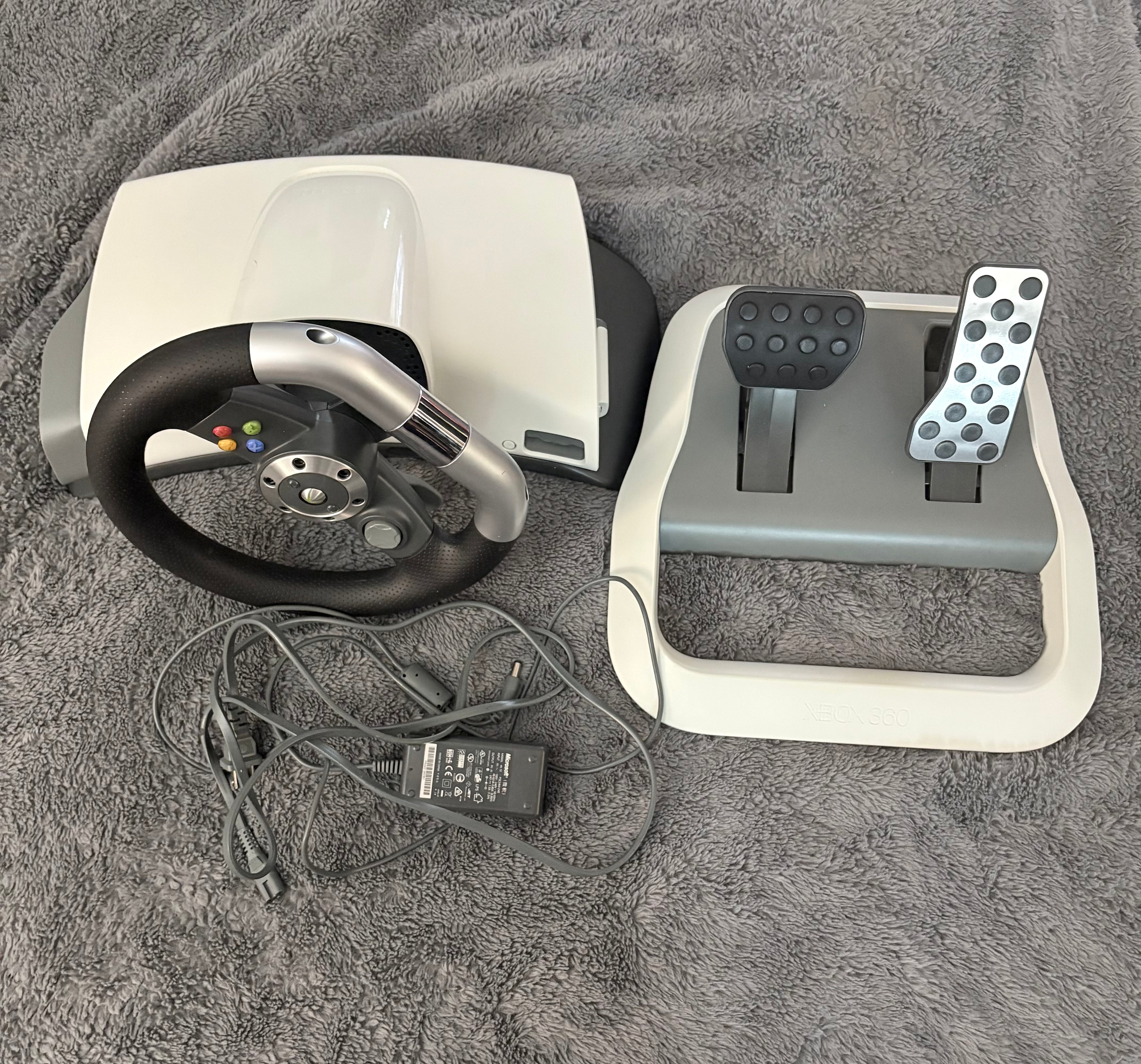 Xbox 360 gaming wheel