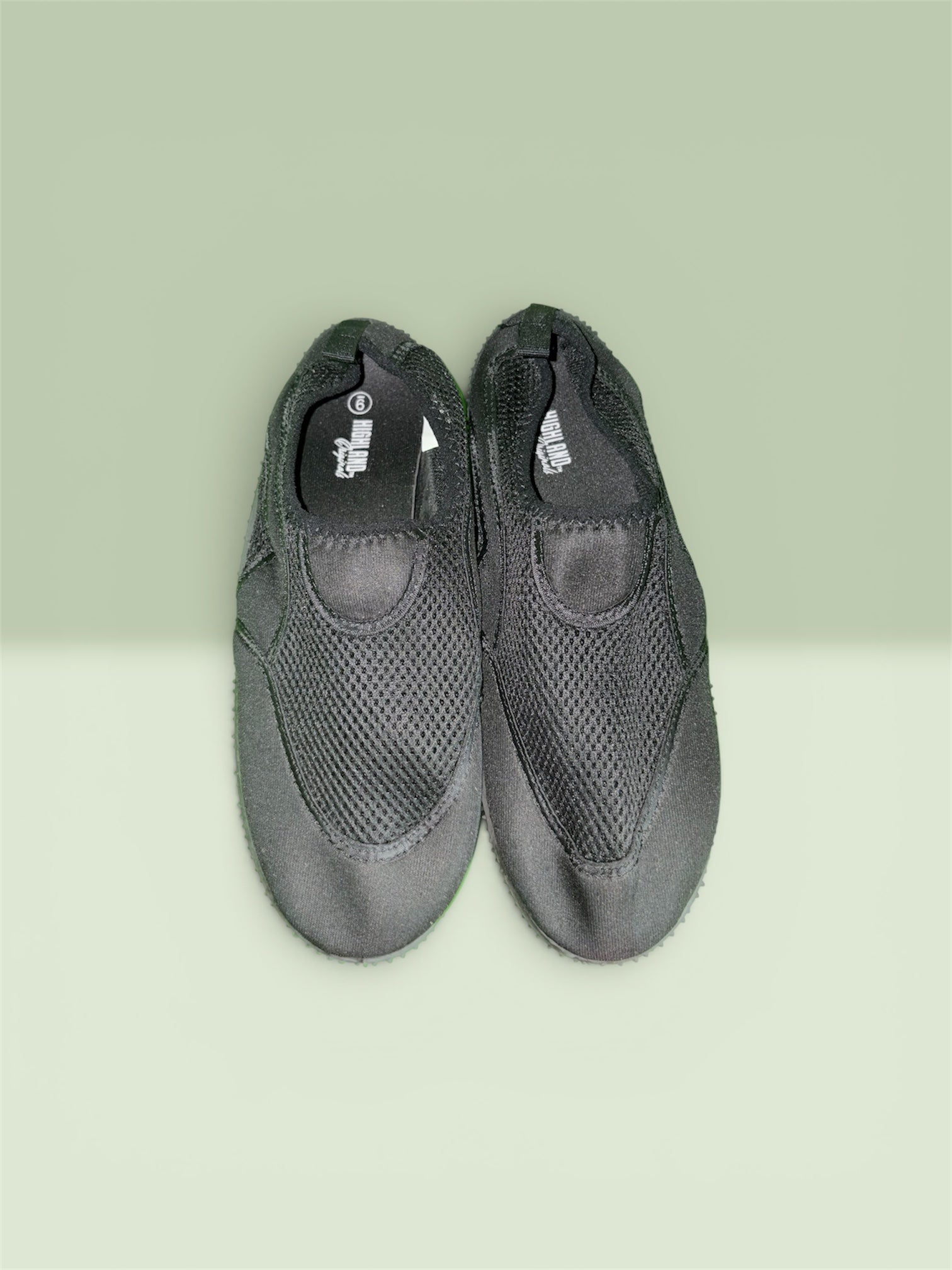 Black water shoes